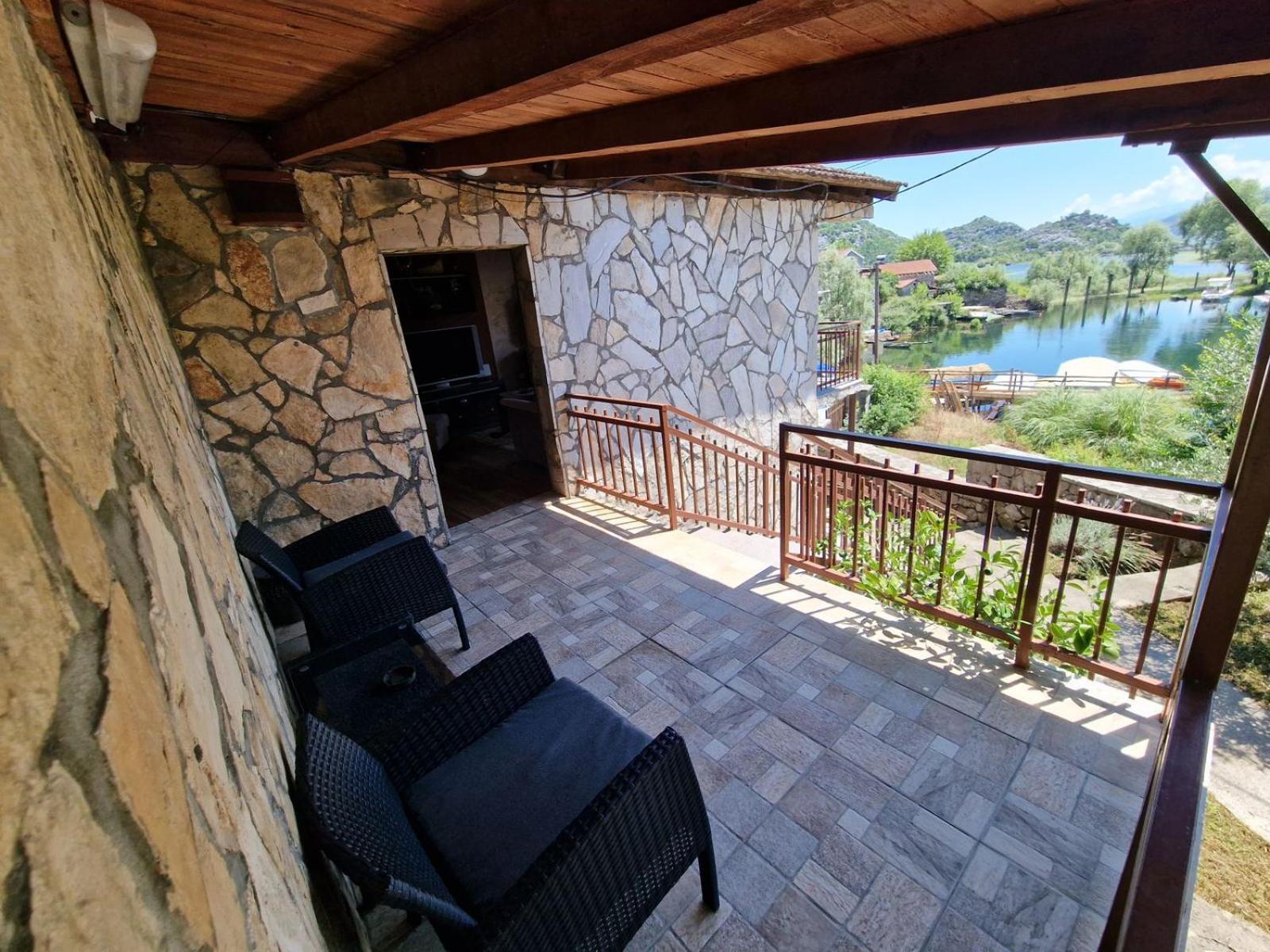 Lakeside Oasis Home Karuc Exterior photo