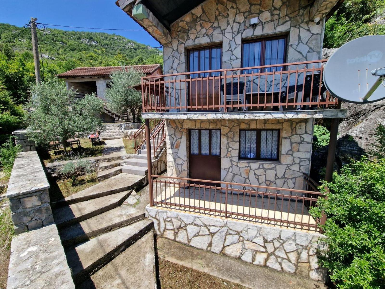 Lakeside Oasis Home Karuc Exterior photo