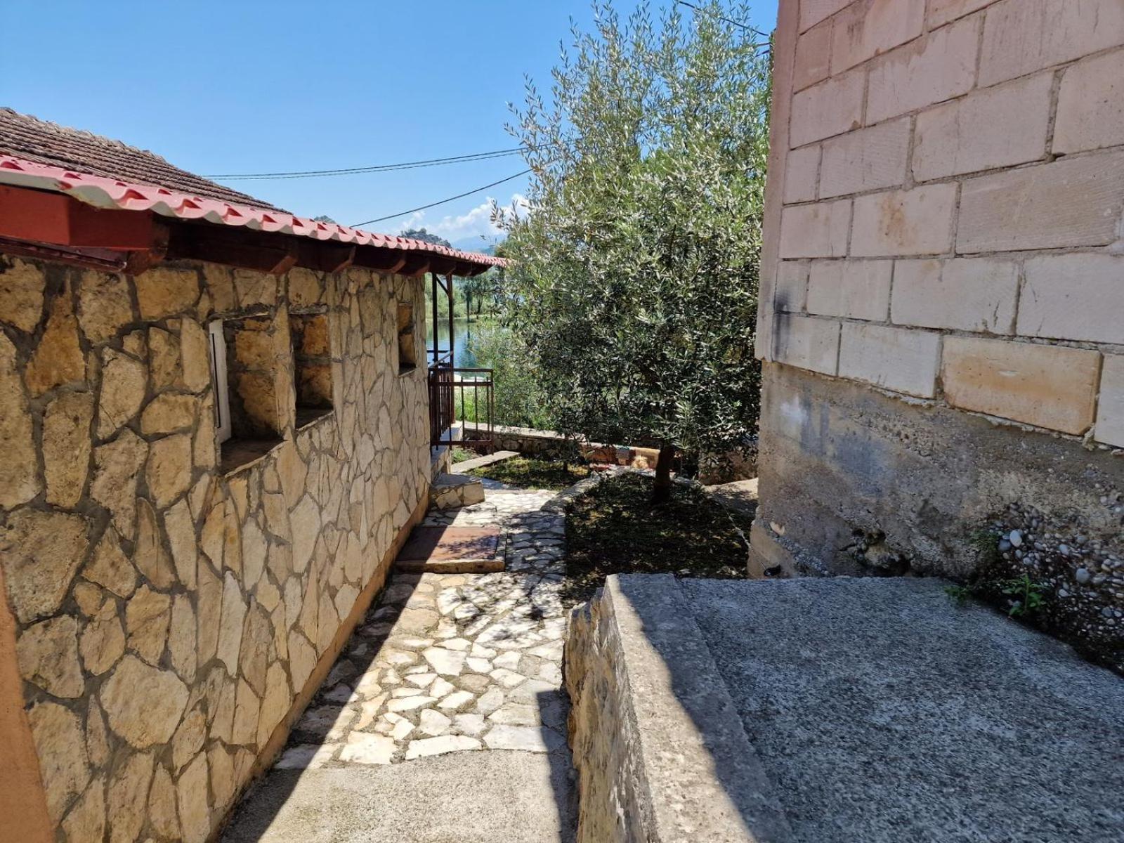 Lakeside Oasis Home Karuc Exterior photo